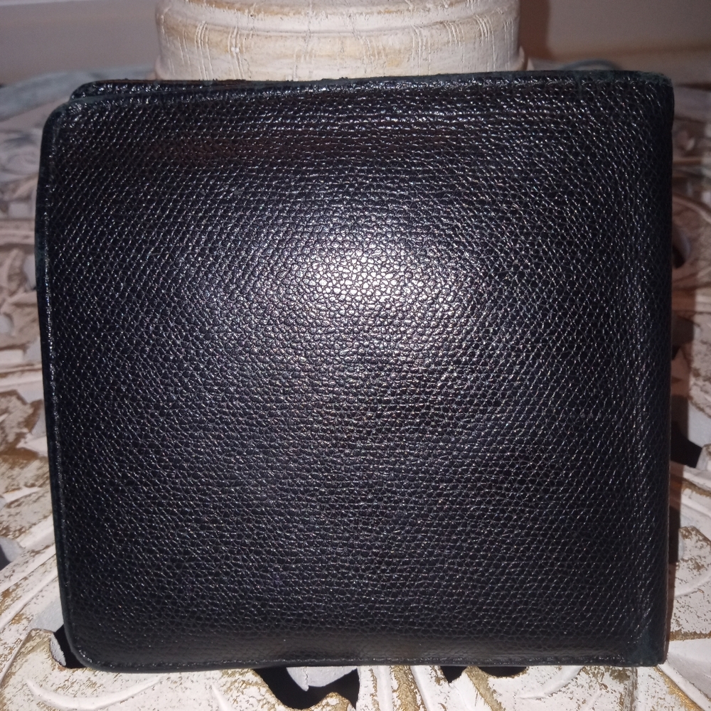 Chanel Bifold Wallet - 100% Authentic - Picture 2 of 12